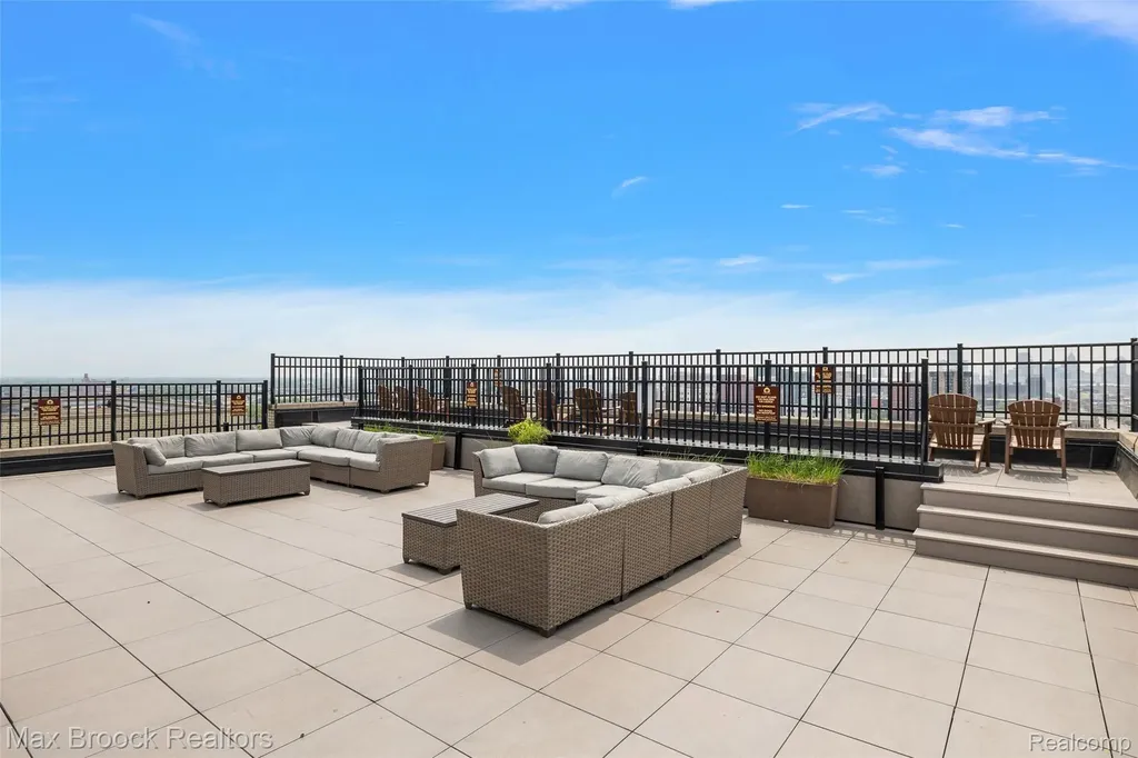 15 E Kirby #928 Street Detroit City MI 48202