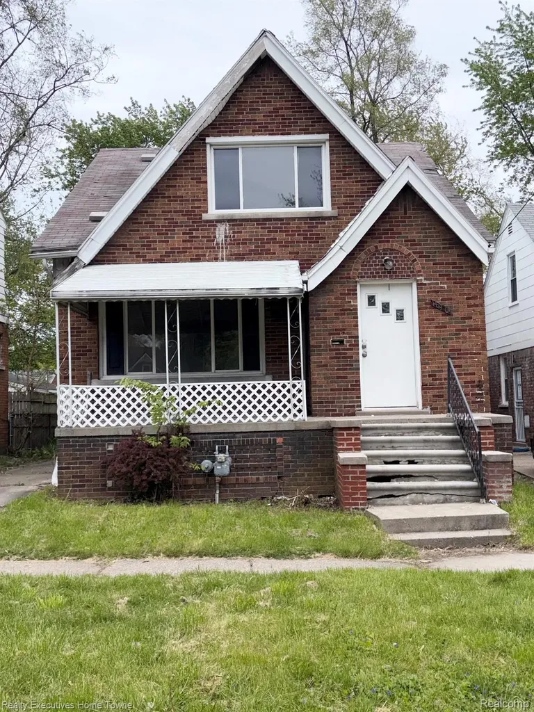18960 Hamburg Street Detroit City MI 48205