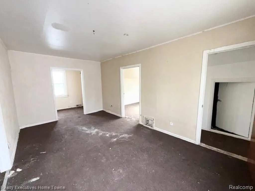 18960 Hamburg Street Detroit City MI 48205