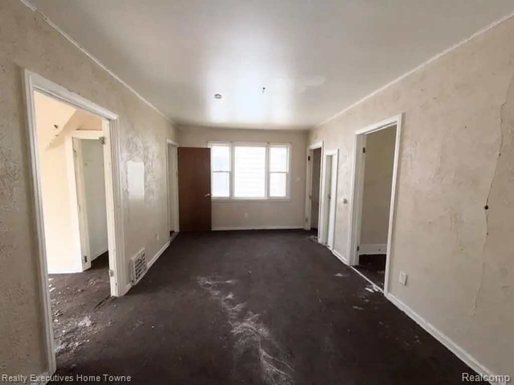 18960 Hamburg Street Detroit City MI 48205