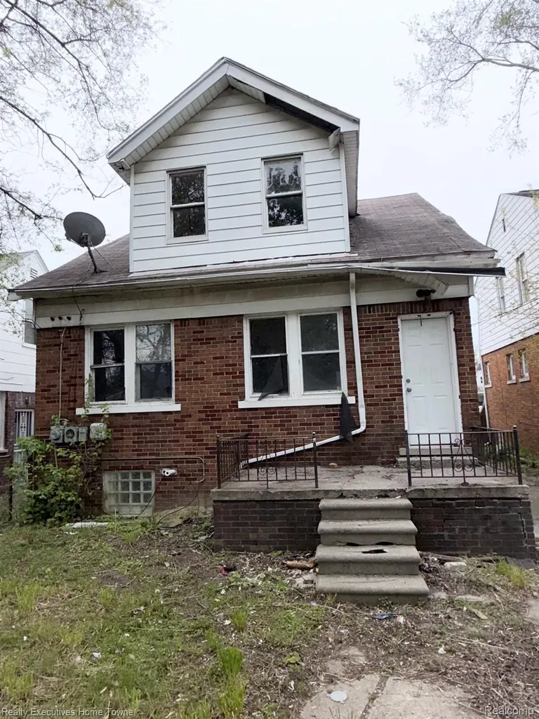 18960 Hamburg Street Detroit City MI 48205