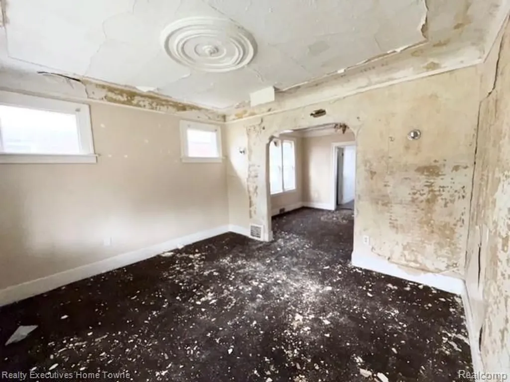 18960 Hamburg Street Detroit City MI 48205