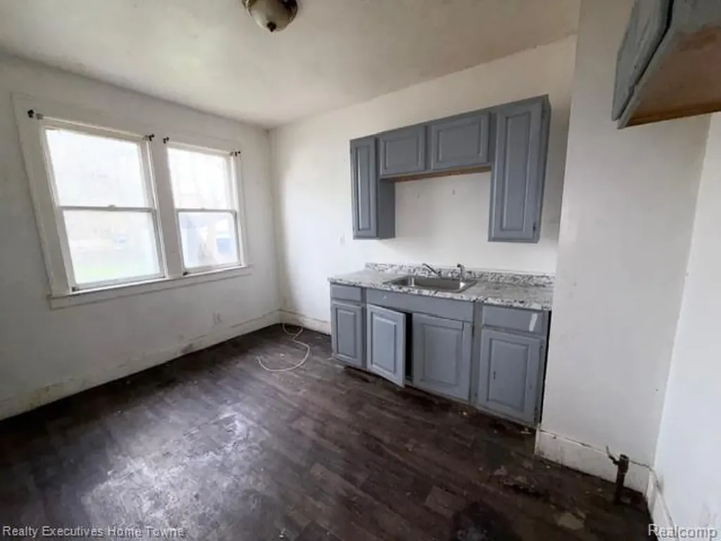 18960 Hamburg Street Detroit City MI 48205