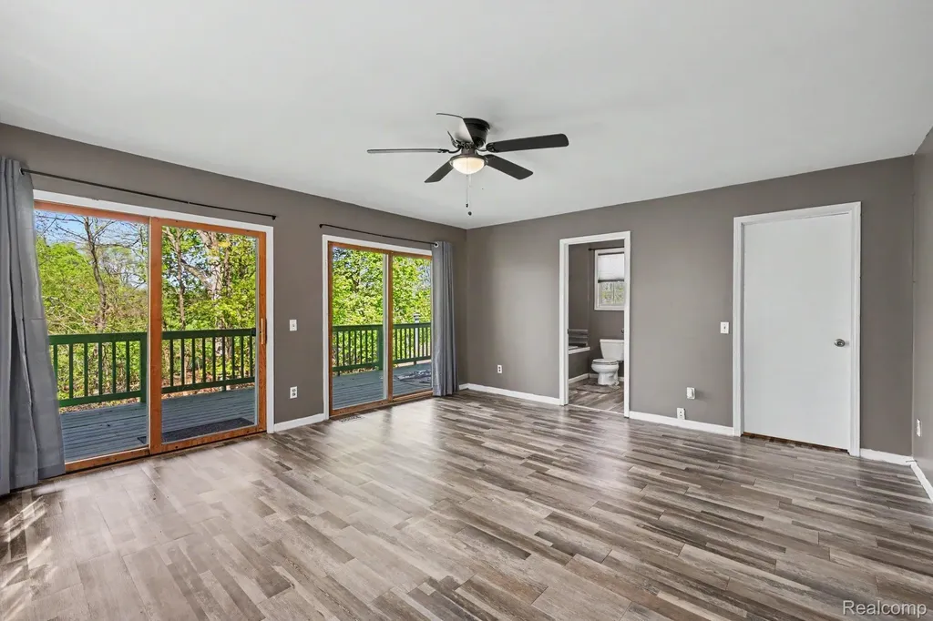 4725 Hickory Drive Highland Charter Township MI 48356