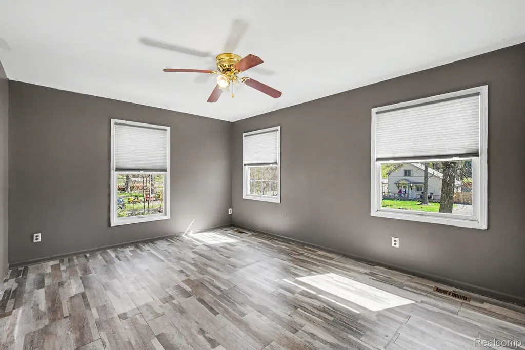 4725 Hickory Drive Highland Charter Township MI 48356