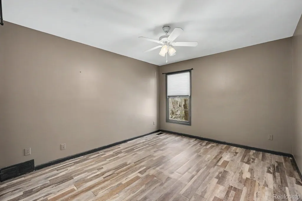 4725 Hickory Drive Highland Charter Township MI 48356