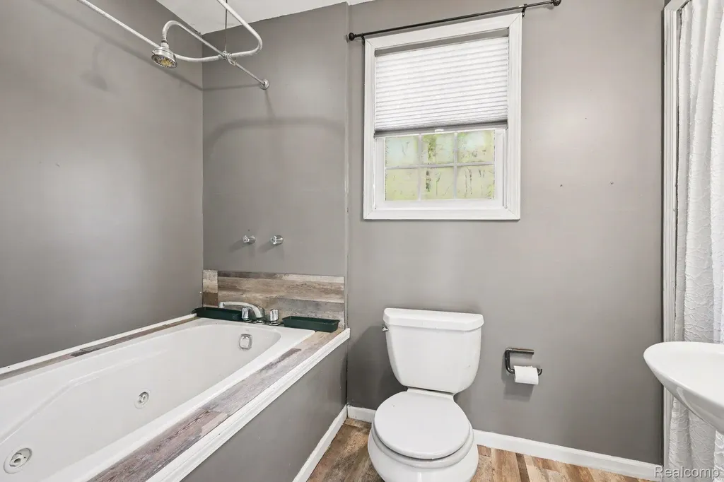 4725 Hickory Drive Highland Charter Township MI 48356
