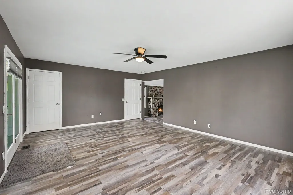 4725 Hickory Drive Highland Charter Township MI 48356