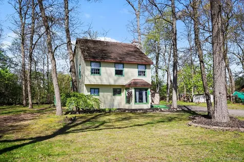 4725 Hickory Drive Highland Charter Township MI 48356