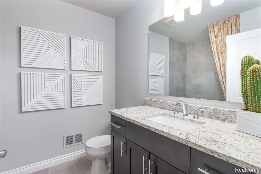 1514 Turner Drive Commerce Charter Township MI 48390