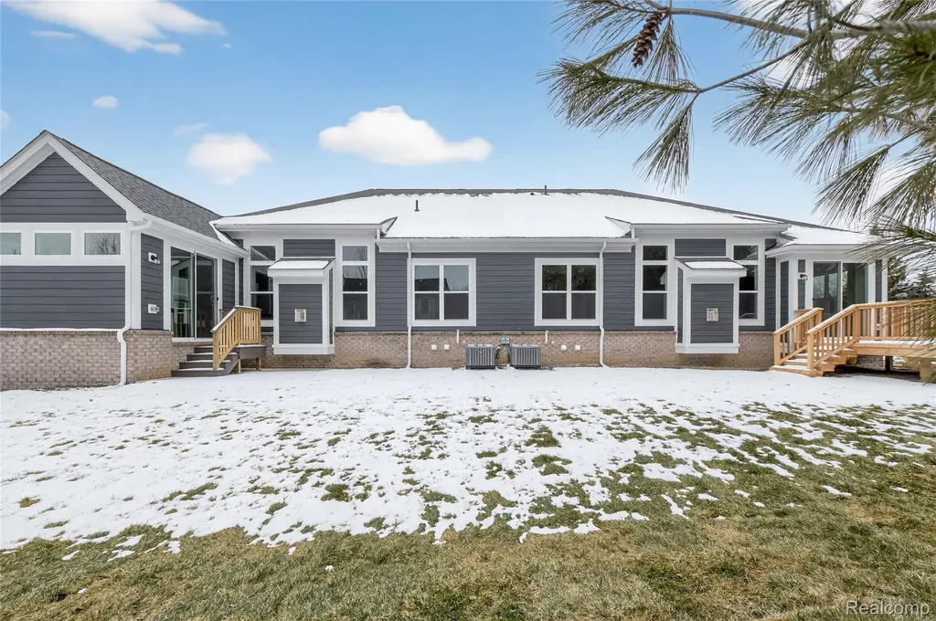 1514 Turner Drive Commerce Charter Township MI 48390