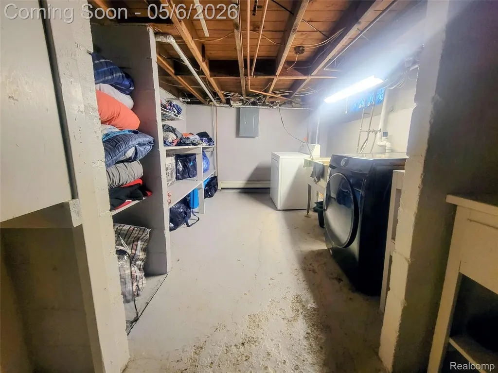 17134 Brady Redford Charter Township MI 48240