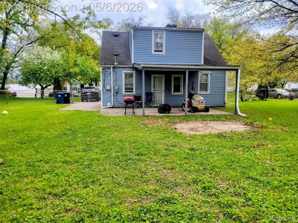 17134 Brady Redford Charter Township MI 48240