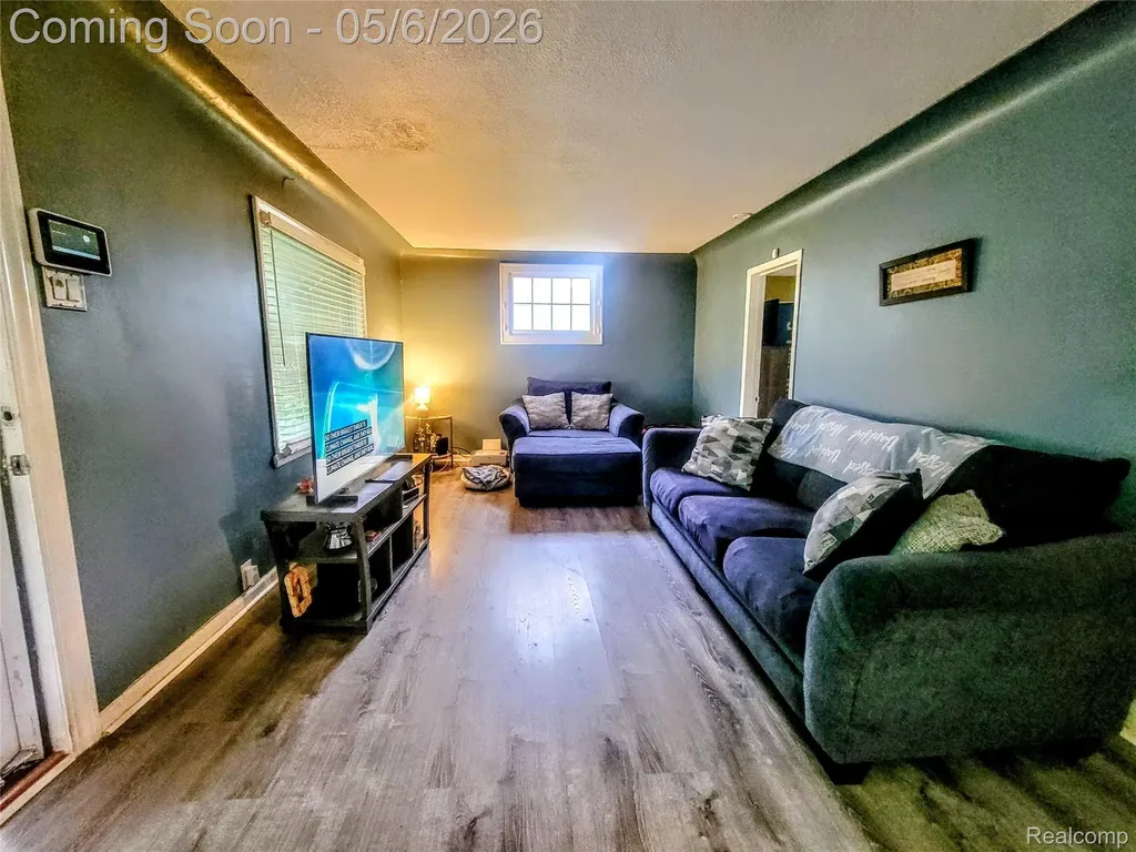 17134 Brady Redford Charter Township MI 48240