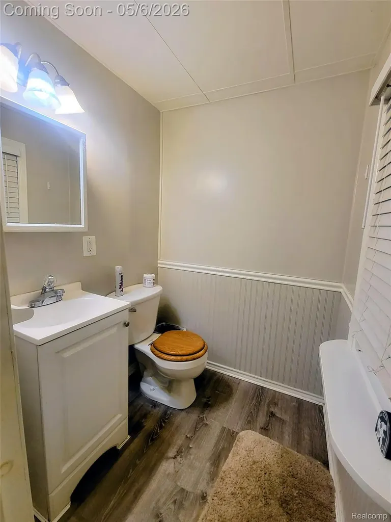 17134 Brady Redford Charter Township MI 48240