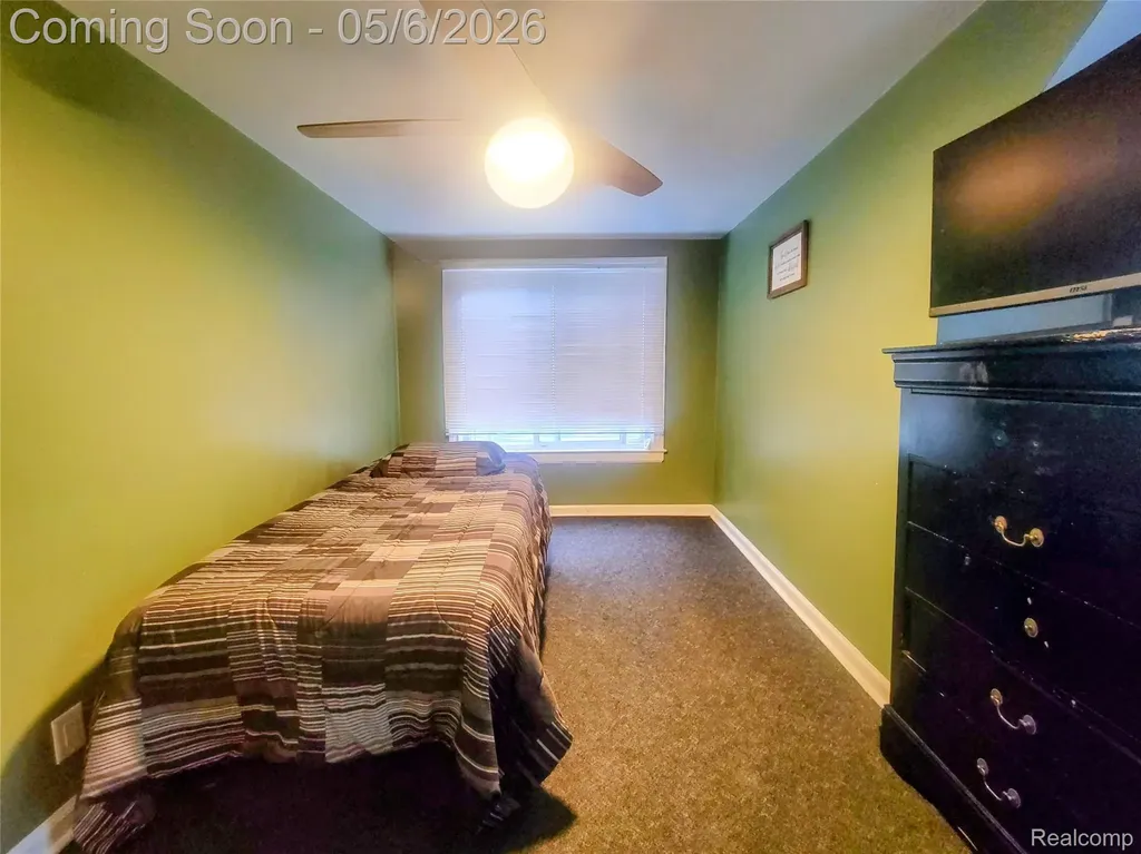 17134 Brady Redford Charter Township MI 48240