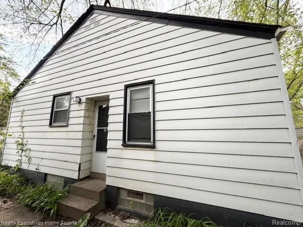 12906 Faust Avenue Detroit City MI 48223