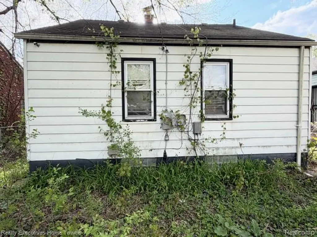 12906 Faust Avenue Detroit City MI 48223