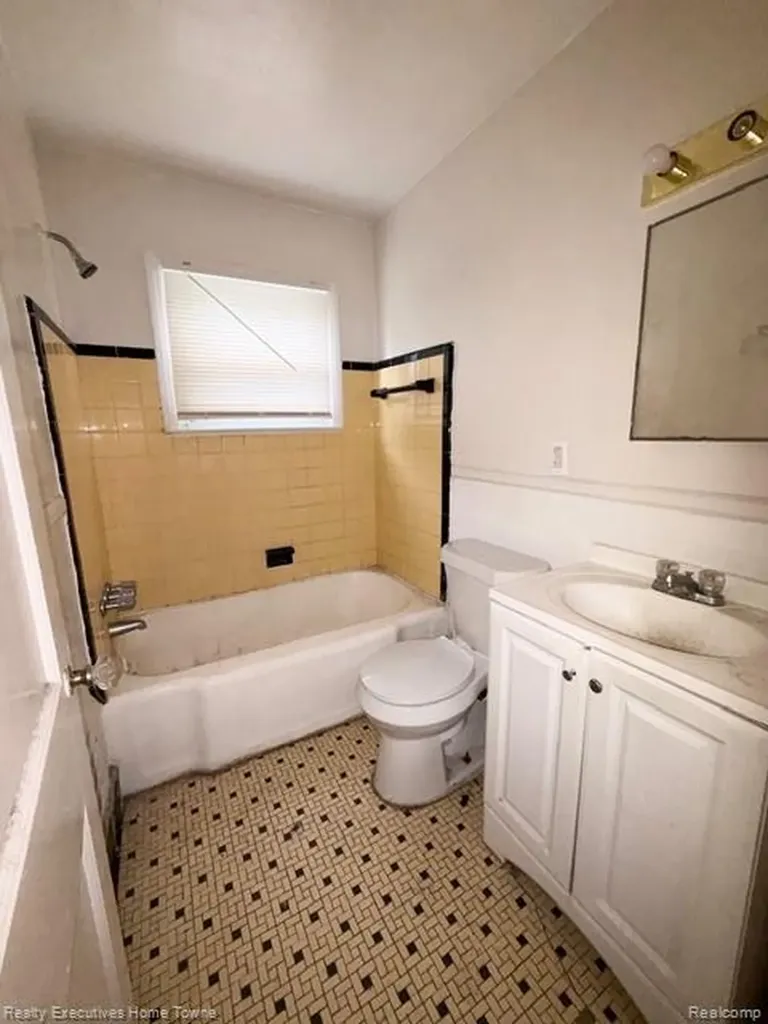 12906 Faust Avenue Detroit City MI 48223