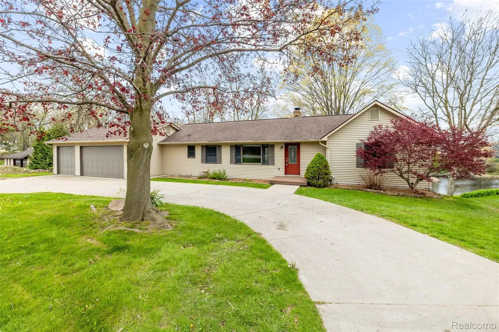235 Indianwood Road Orion Charter Township MI 48362