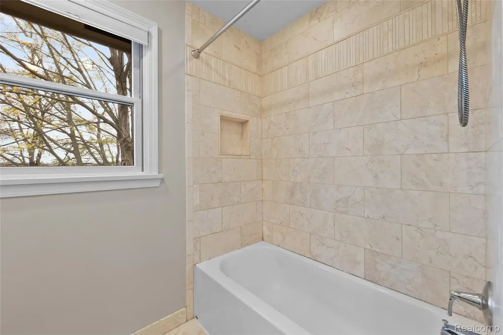 235 Indianwood Road Orion Charter Township MI 48362