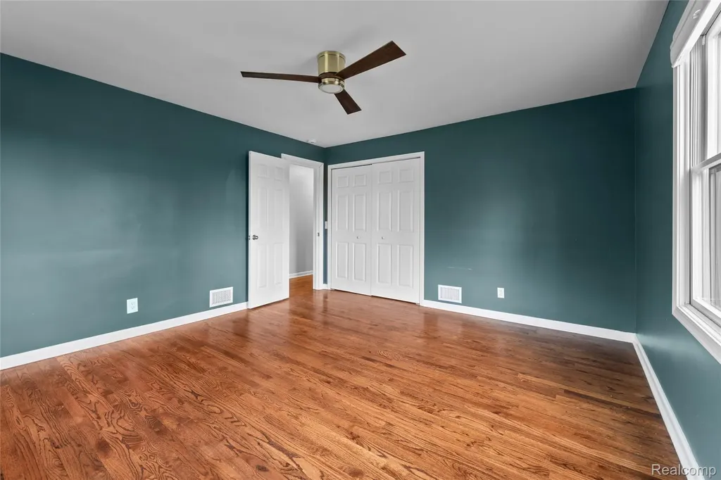 235 Indianwood Road Orion Charter Township MI 48362
