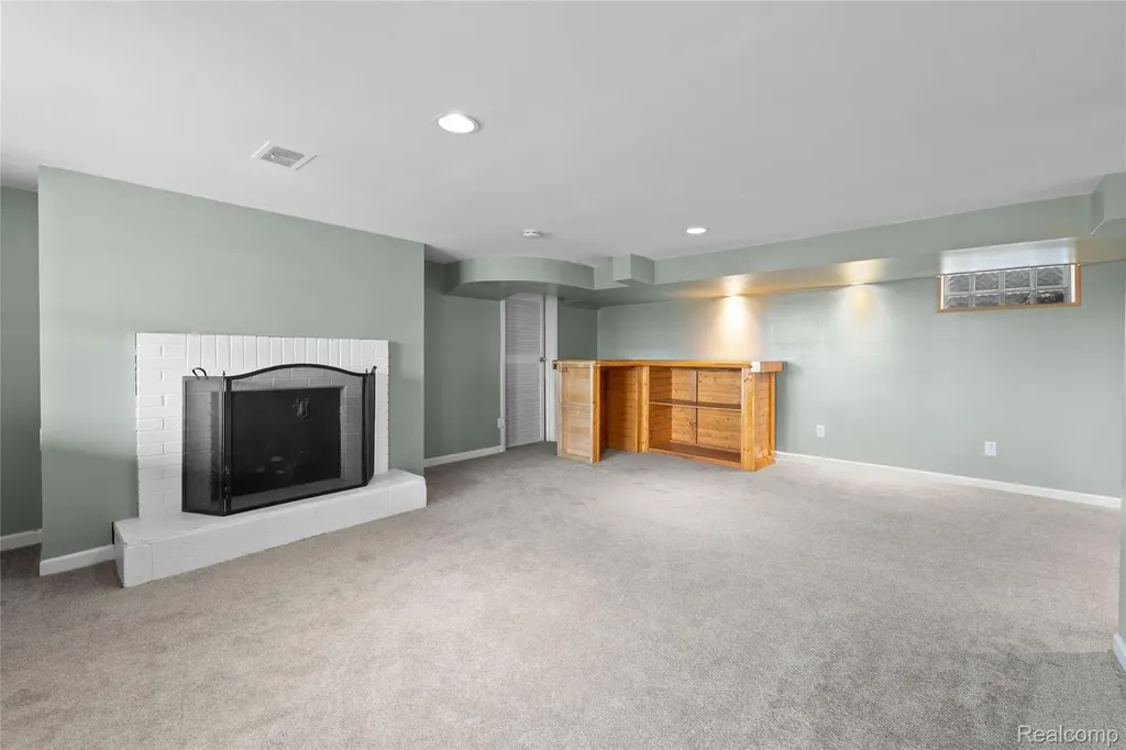235 Indianwood Road Orion Charter Township MI 48362
