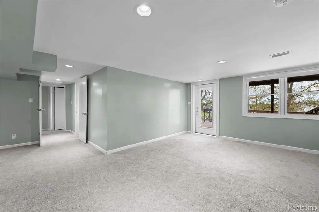 235 Indianwood Road Orion Charter Township MI 48362