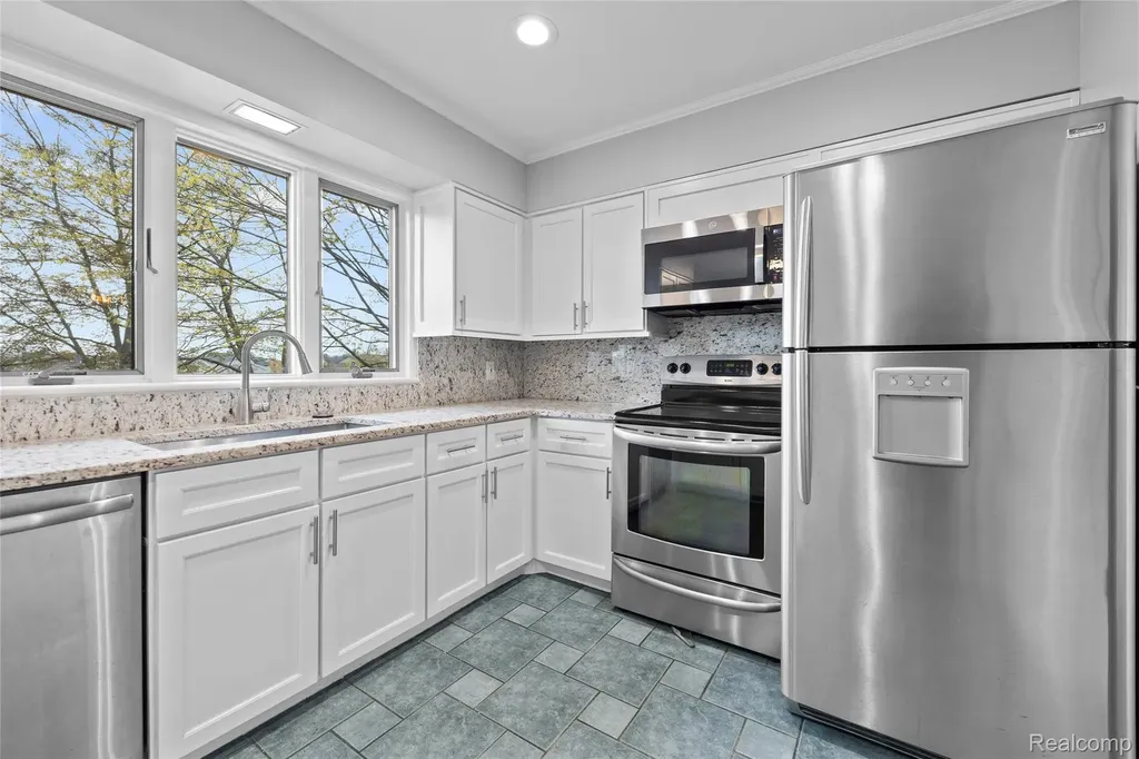 235 Indianwood Road Orion Charter Township MI 48362