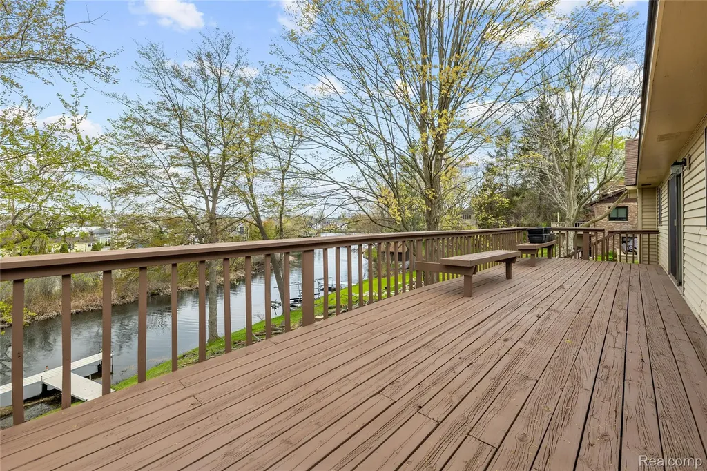 235 Indianwood Road Orion Charter Township MI 48362