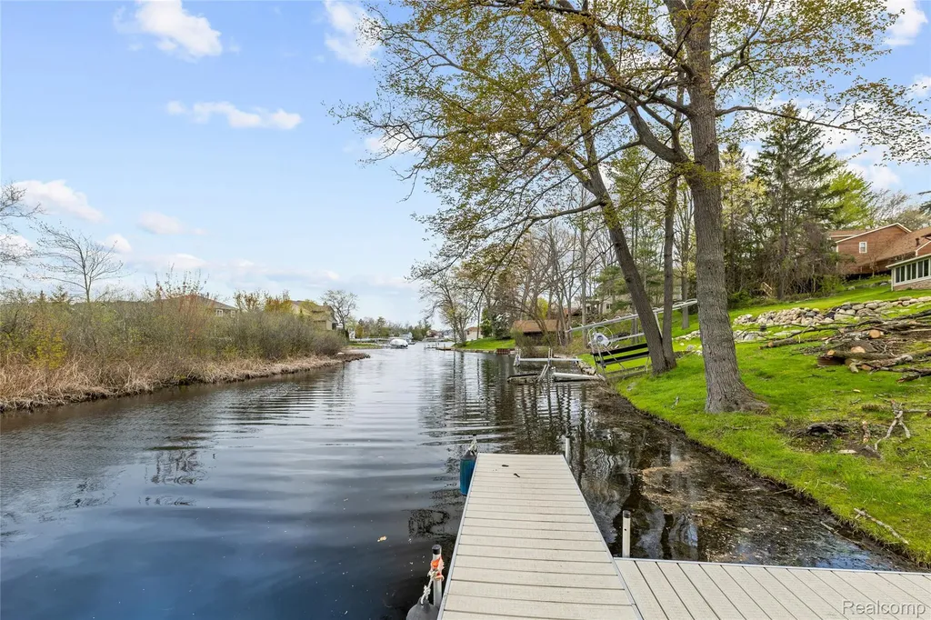 235 Indianwood Road Orion Charter Township MI 48362