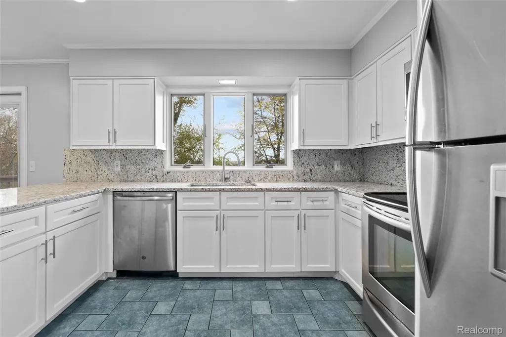 235 Indianwood Road Orion Charter Township MI 48362