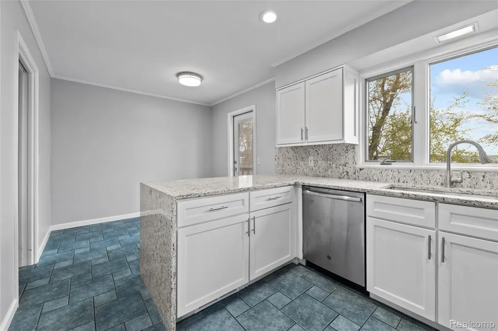 235 Indianwood Road Orion Charter Township MI 48362