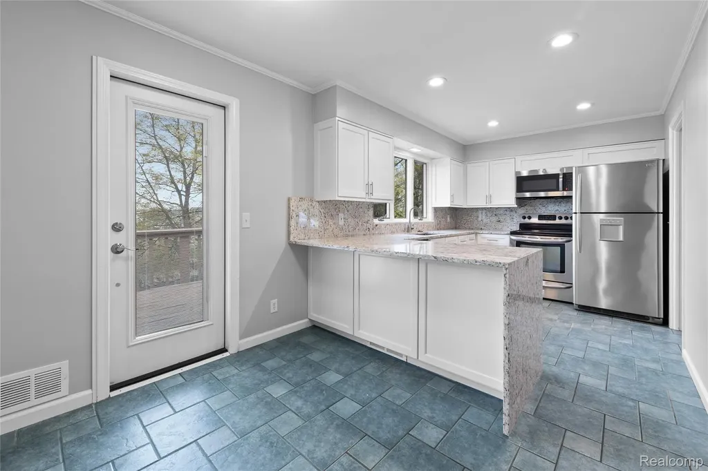 235 Indianwood Road Orion Charter Township MI 48362