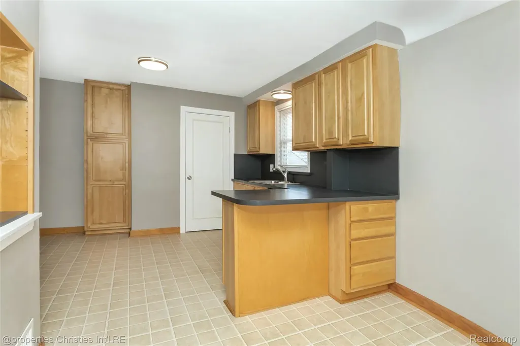 114 E Webster Road Royal Oak City MI 48073