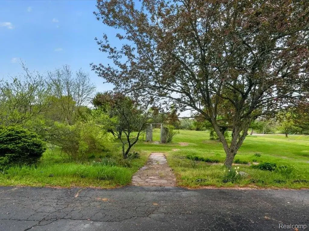 5081 Vines Road Marion Township MI 48843