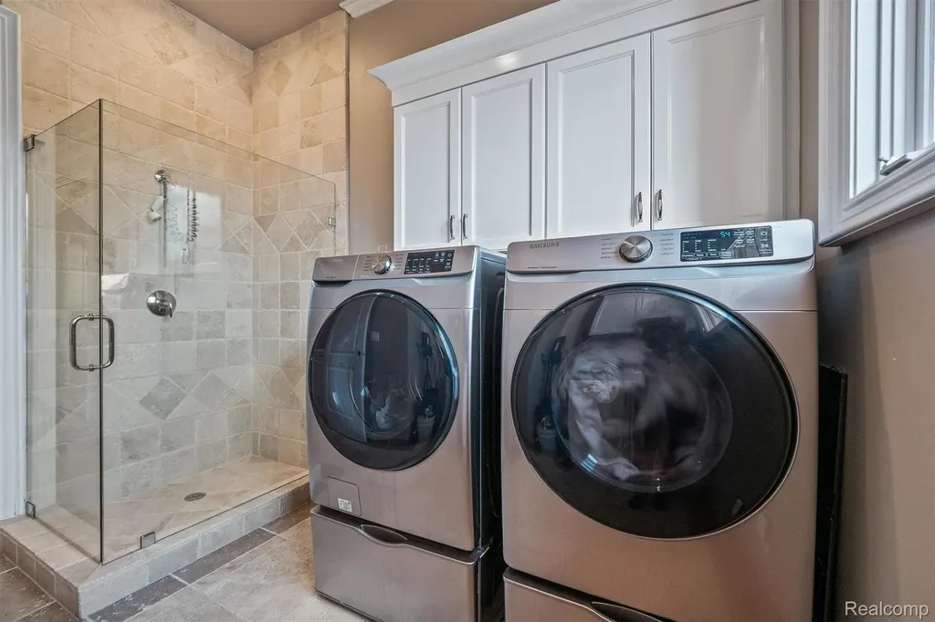 6608 Minnow Pond Drive West Bloomfield Charter Township MI 48322