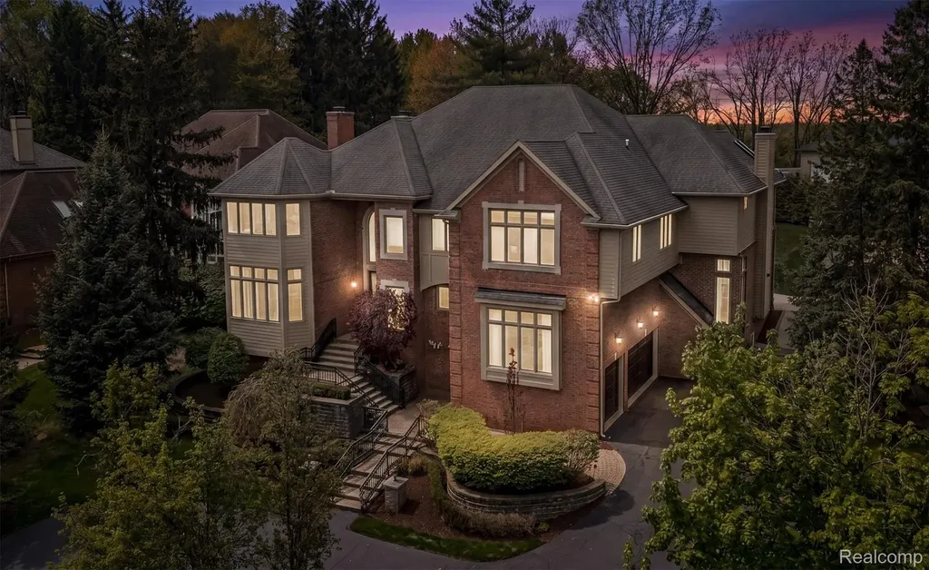 6608 Minnow Pond Drive West Bloomfield Charter Township MI 48322