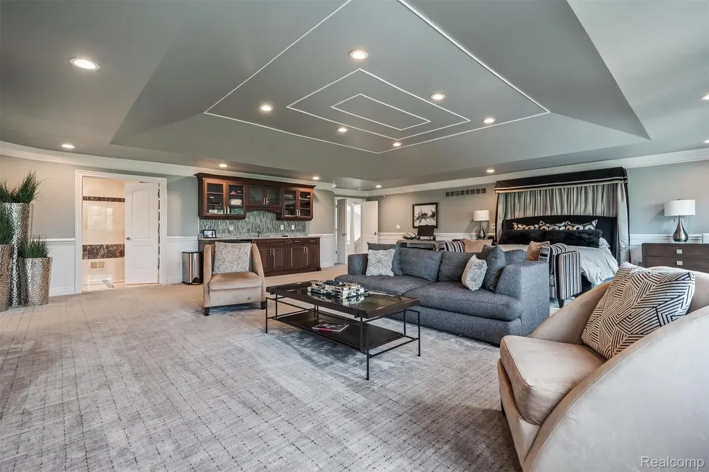 6608 Minnow Pond Drive West Bloomfield Charter Township MI 48322