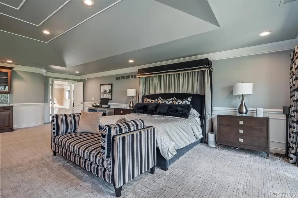 6608 Minnow Pond Drive West Bloomfield Charter Township MI 48322