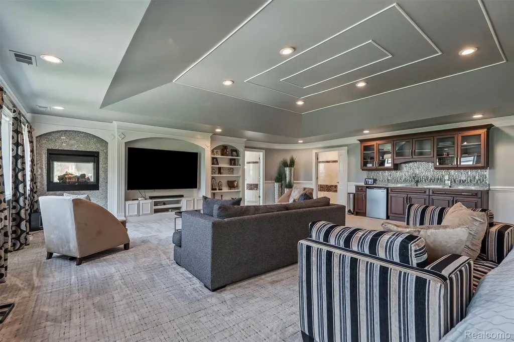 6608 Minnow Pond Drive West Bloomfield Charter Township MI 48322