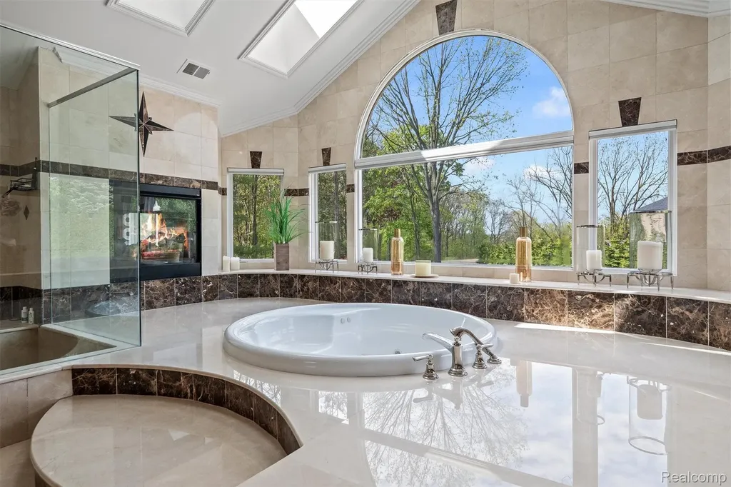 6608 Minnow Pond Drive West Bloomfield Charter Township MI 48322
