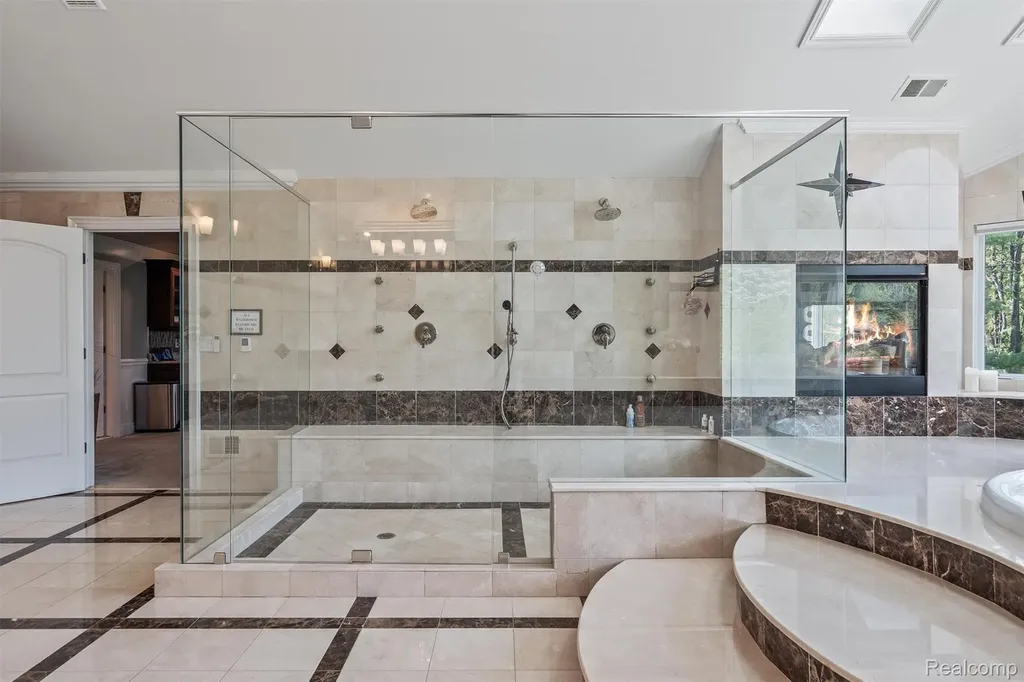 6608 Minnow Pond Drive West Bloomfield Charter Township MI 48322