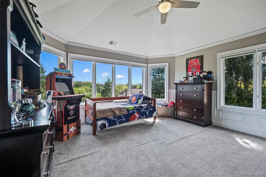 6608 Minnow Pond Drive West Bloomfield Charter Township MI 48322