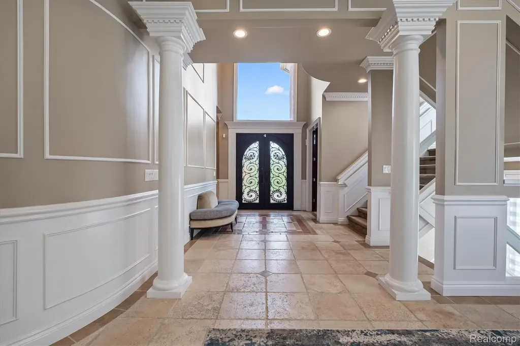 6608 Minnow Pond Drive West Bloomfield Charter Township MI 48322