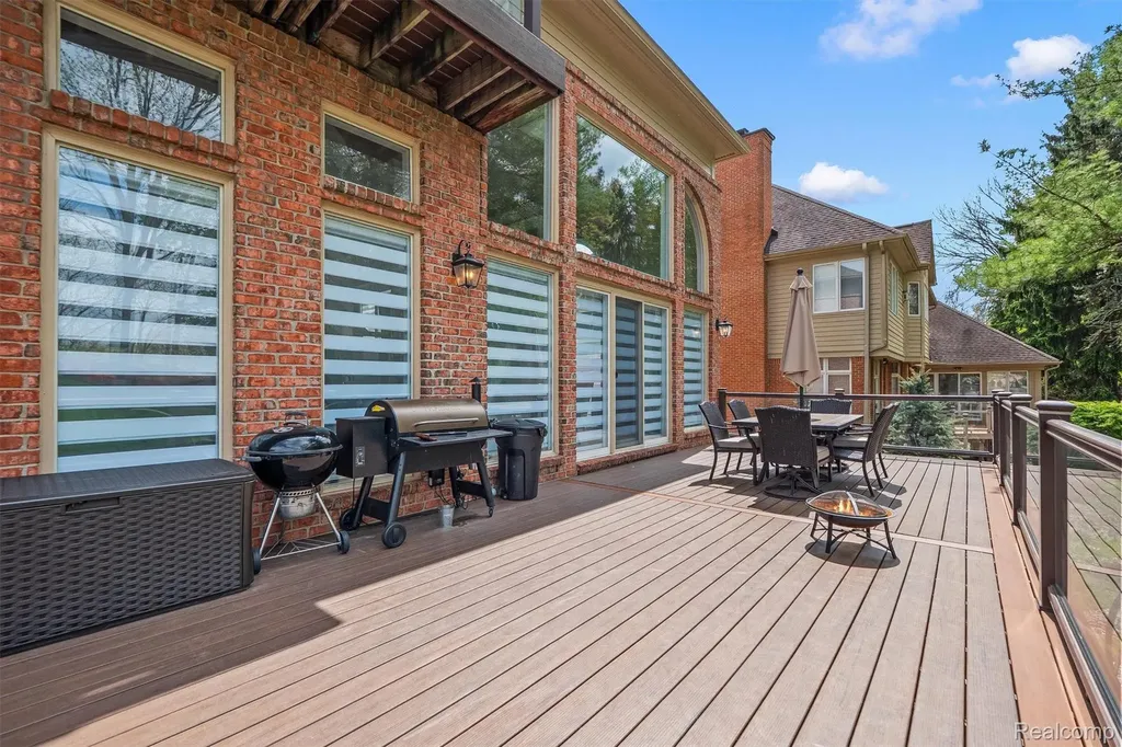 6608 Minnow Pond Drive West Bloomfield Charter Township MI 48322