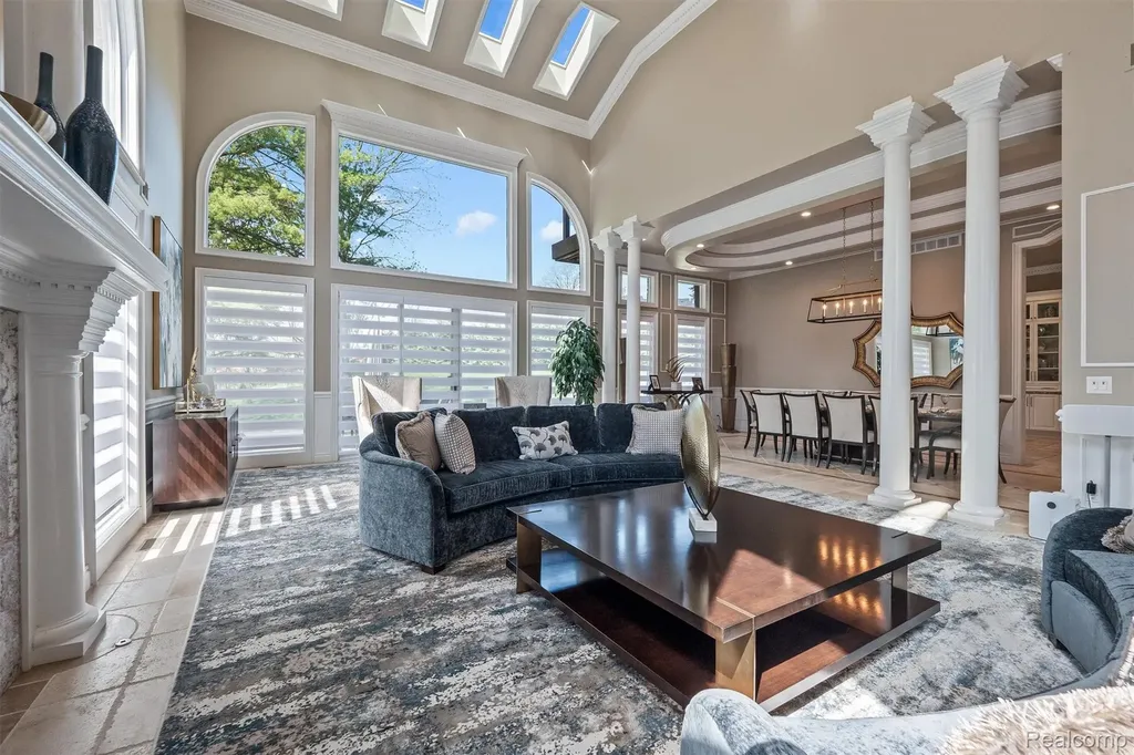6608 Minnow Pond Drive West Bloomfield Charter Township MI 48322