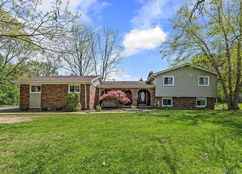 33429 Quaker Valley Road Farmington Hills City MI 48331