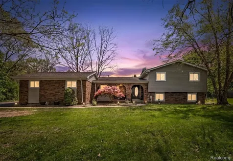 33429 Quaker Valley Road Farmington Hills City MI 48331