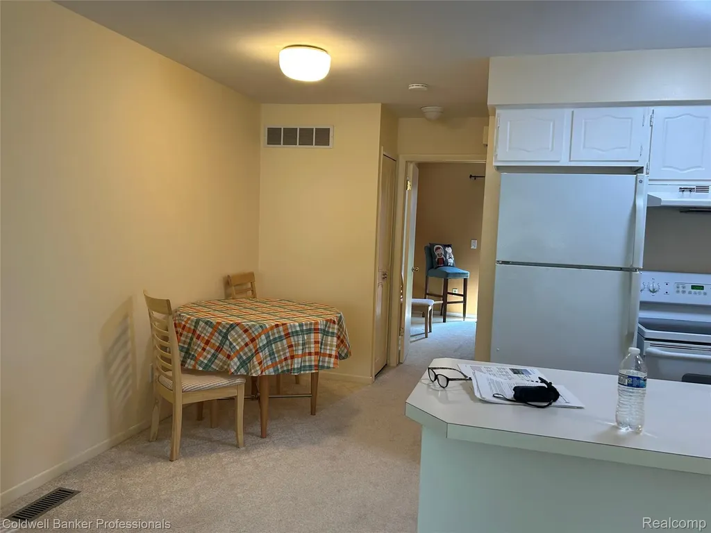 49936 Helfer Boulevard W Wixom City MI 48393